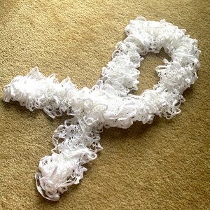 White ruffle scarf